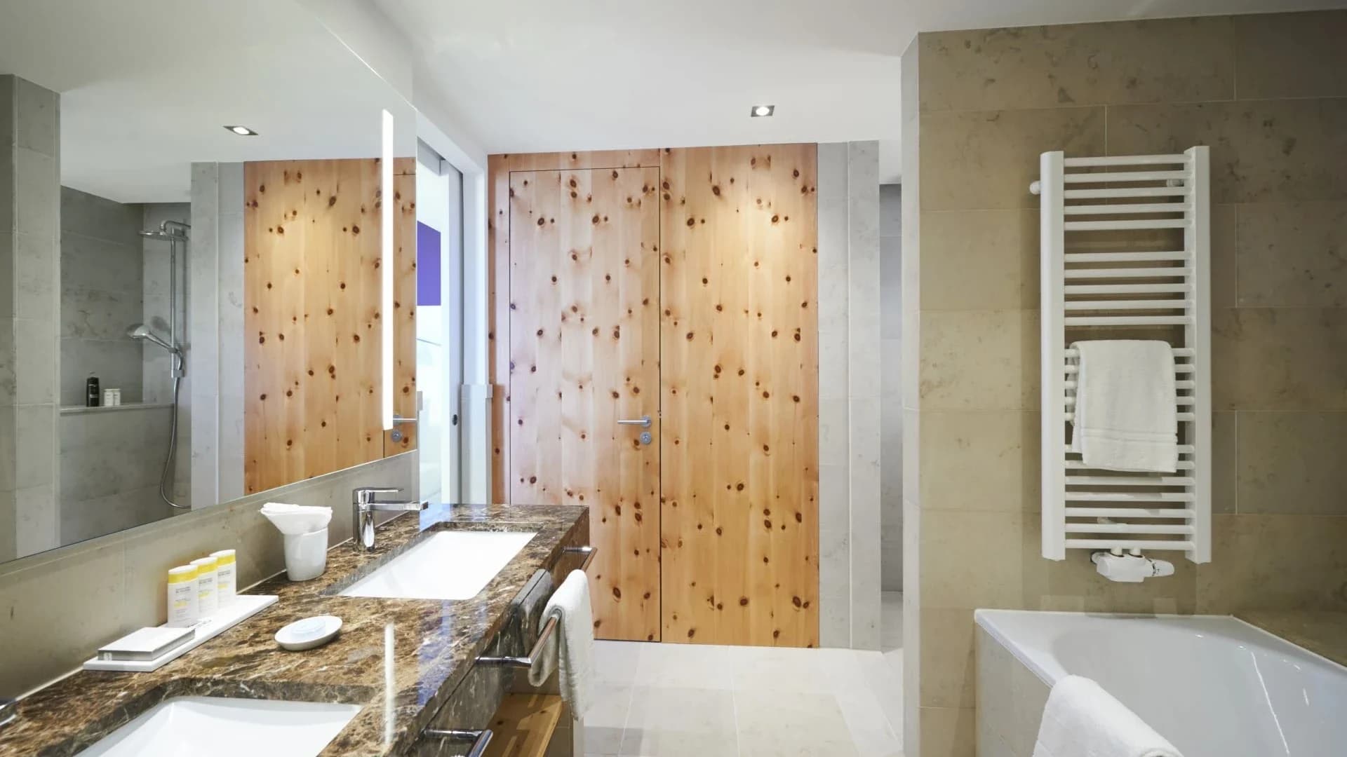 Badezimmer der Junior Suite