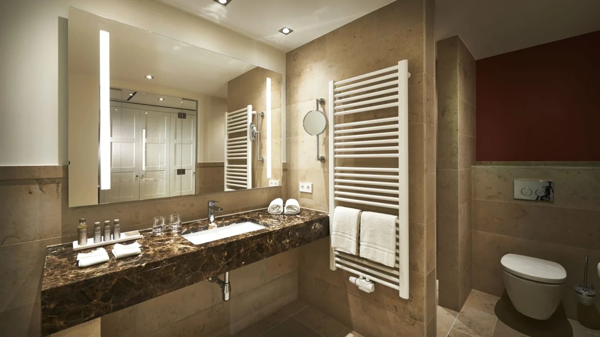 Badezimmer des Klassik Premium Zimmers